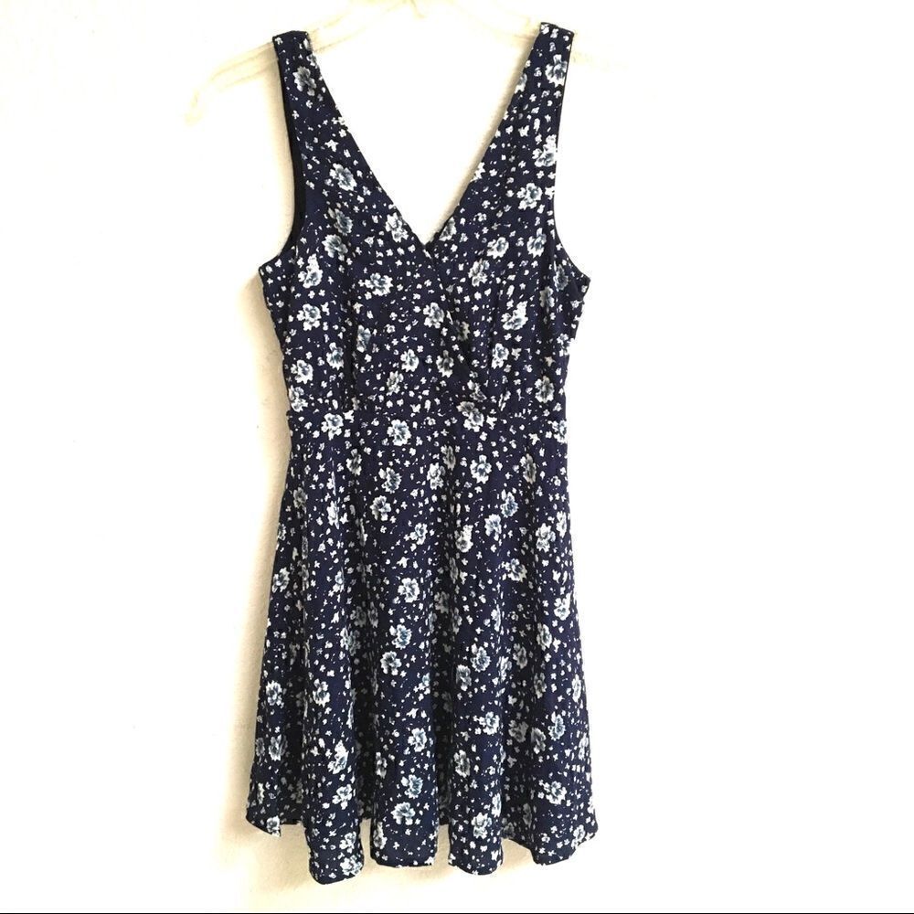 Lulu’s Poppypatch navy liberty floral print skater dress XS‎